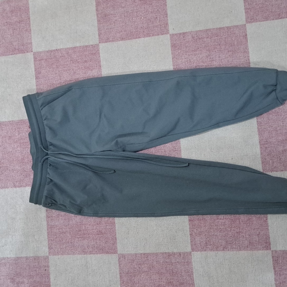 Rachel Zoe joggers size medium in a Grey blue color